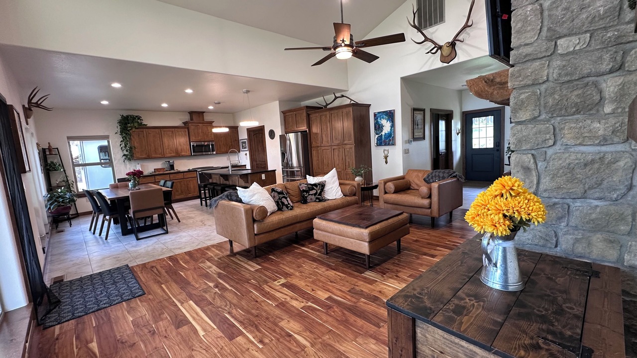 Photo of Livingroom in Ahsahka