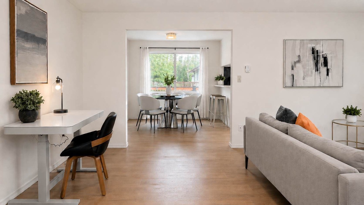 Photo of Livingroom in Shoreline