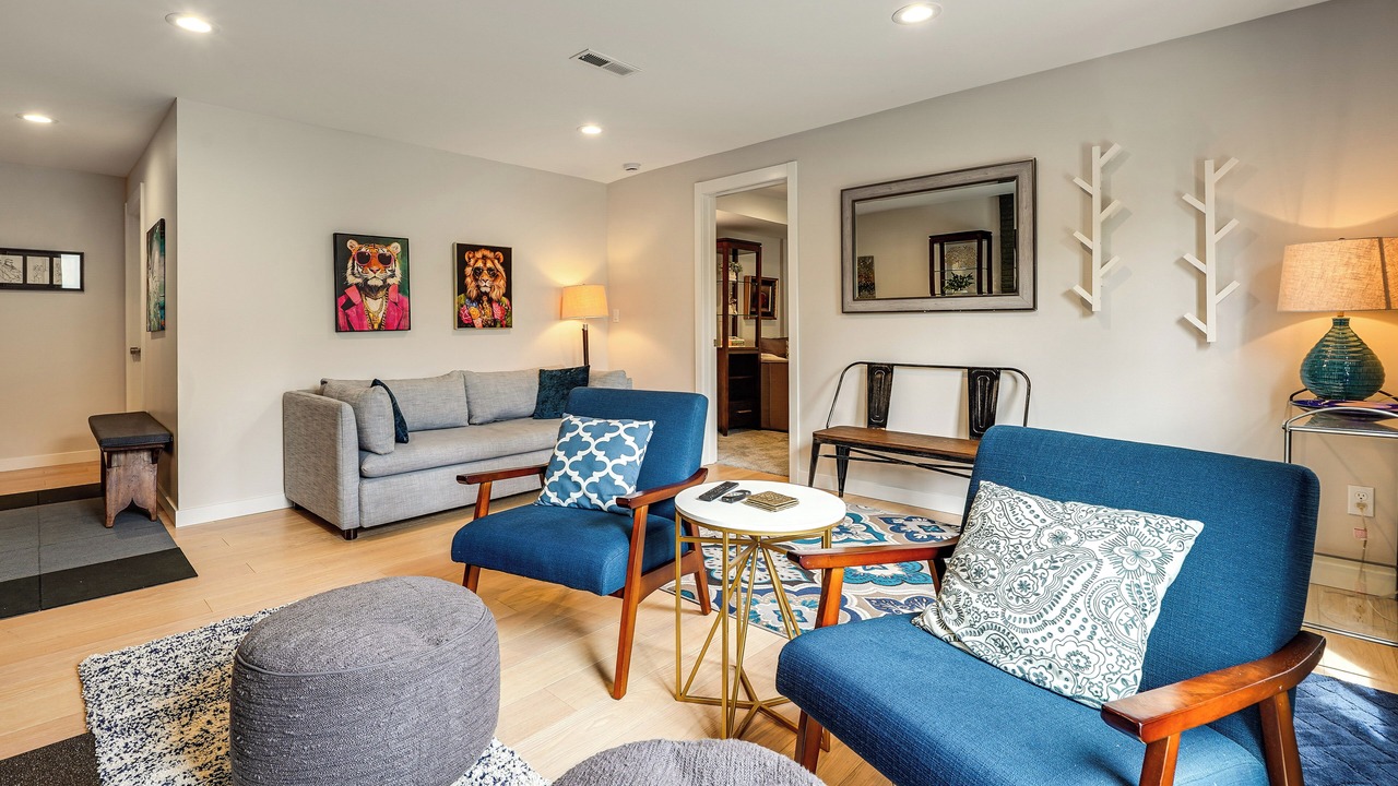 Photo of Livingroom in Mid-Beacon Hill