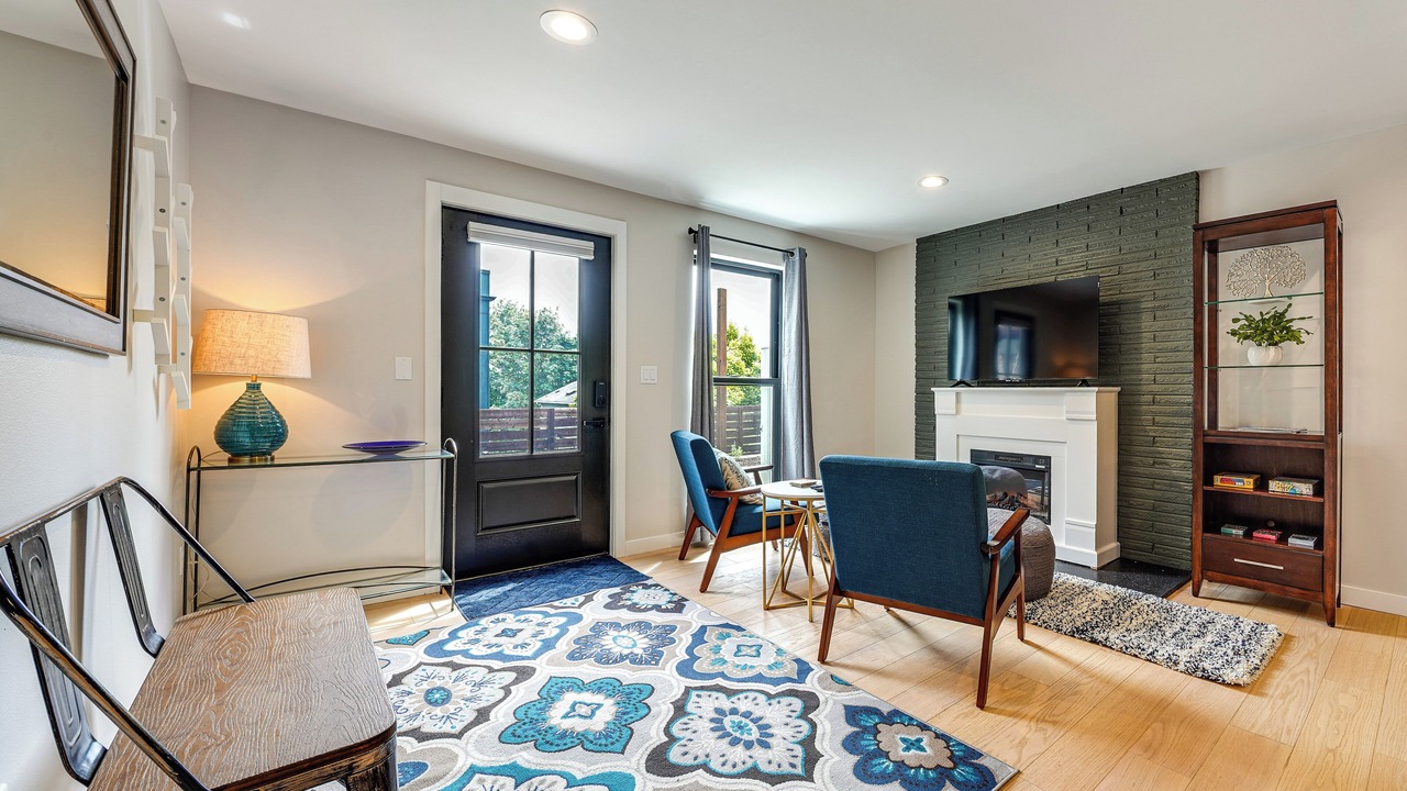 Photo of Livingroom in Mid-Beacon Hill