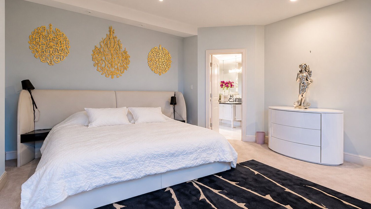 Photo of Bedroom in Cougar Mountain