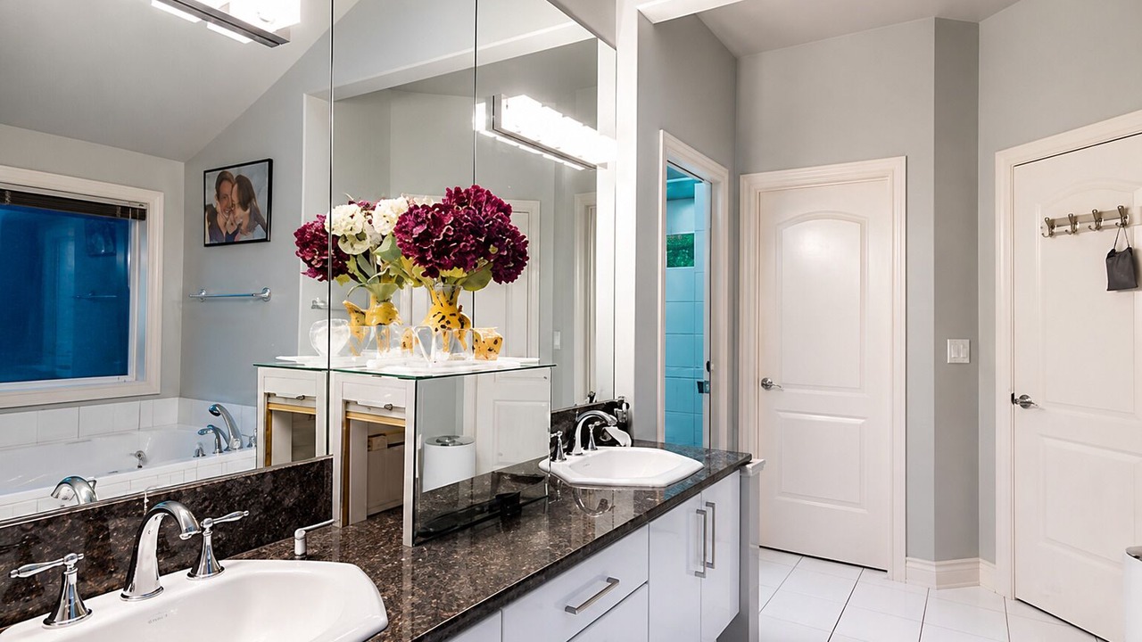 Photo of Bathroom in Cougar Mountain