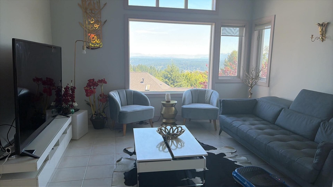 Photo of Livingroom in Cougar Mountain