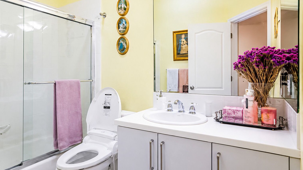 Photo of Bathroom in Cougar Mountain