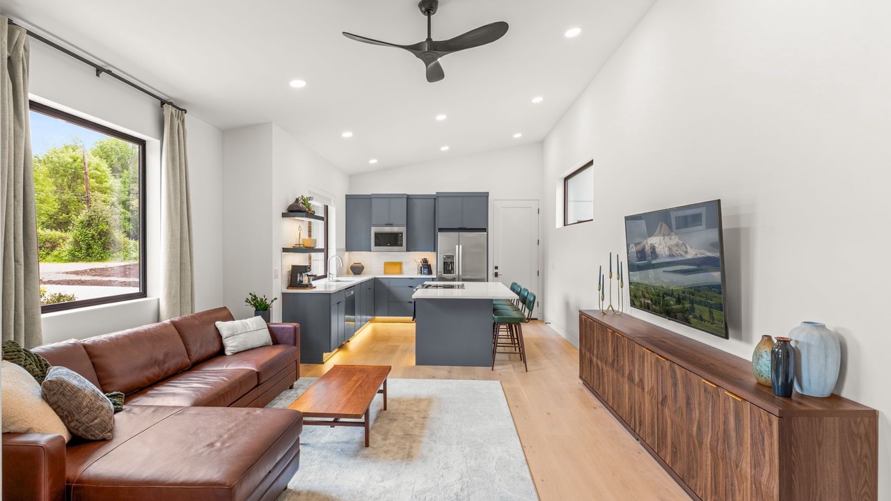 Photo of Livingroom in Sandy