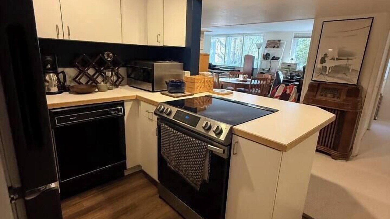 Photo of Kitchen in Mid-Beacon Hill