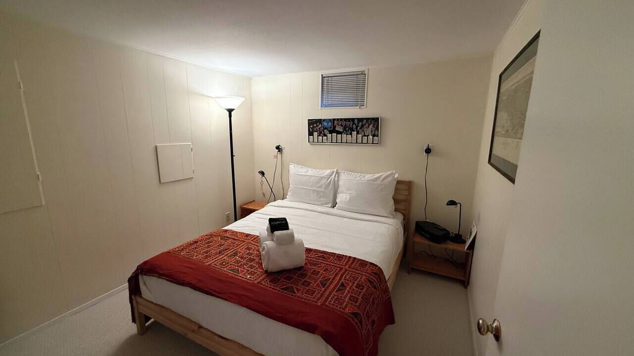 Photo of Bedroom in Mid-Beacon Hill