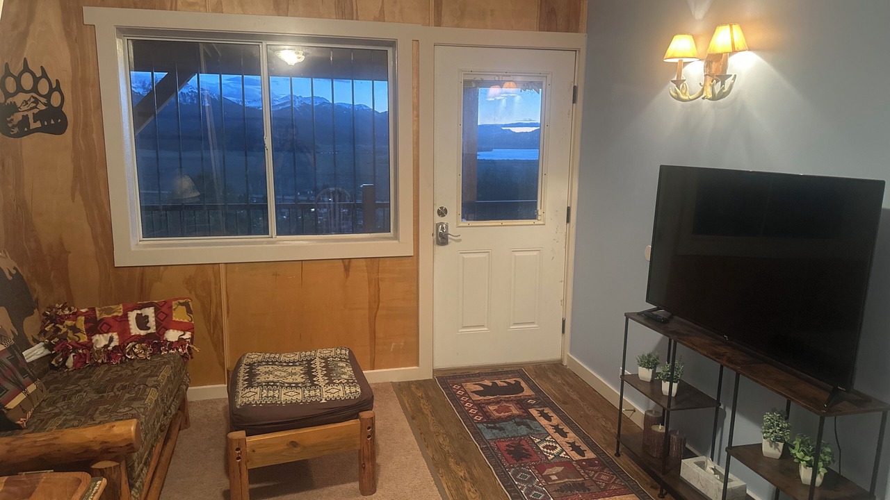Photo of Livingroom in Island Park