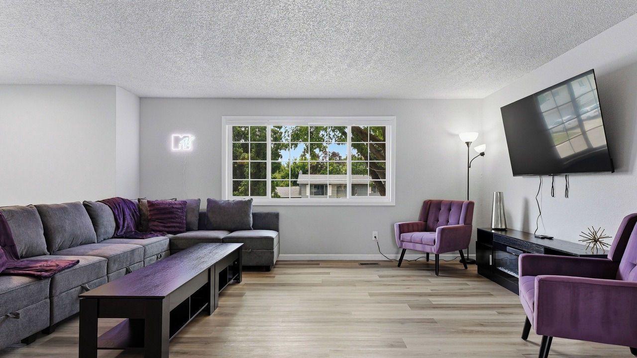 Photo of Livingroom in West Valley