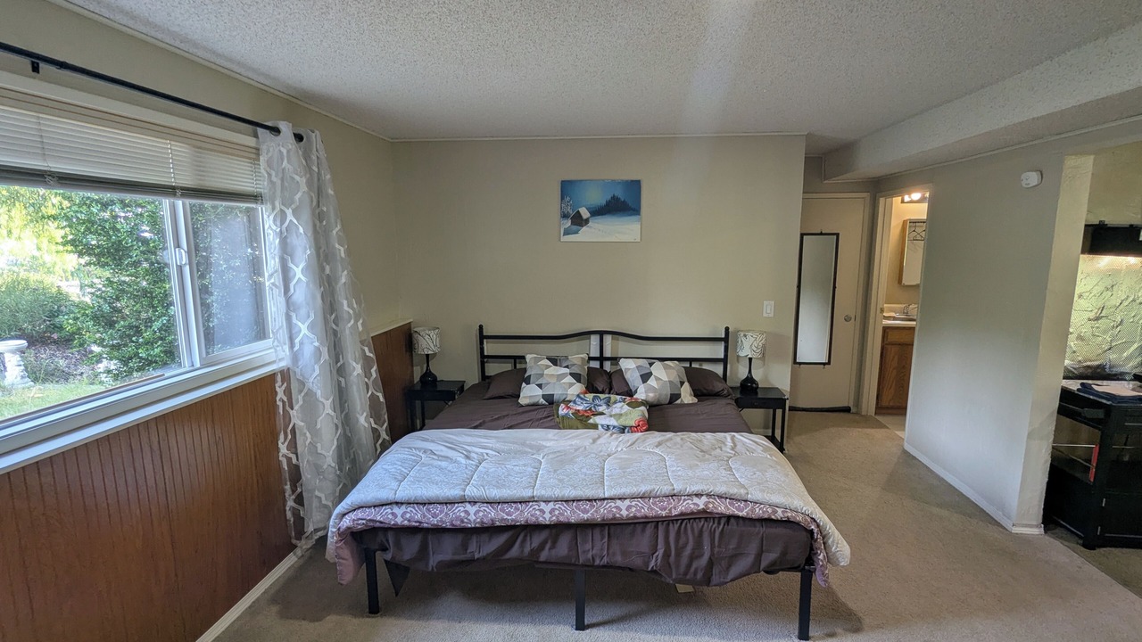 Photo of Bedroom in Inglewood-Finn Hill