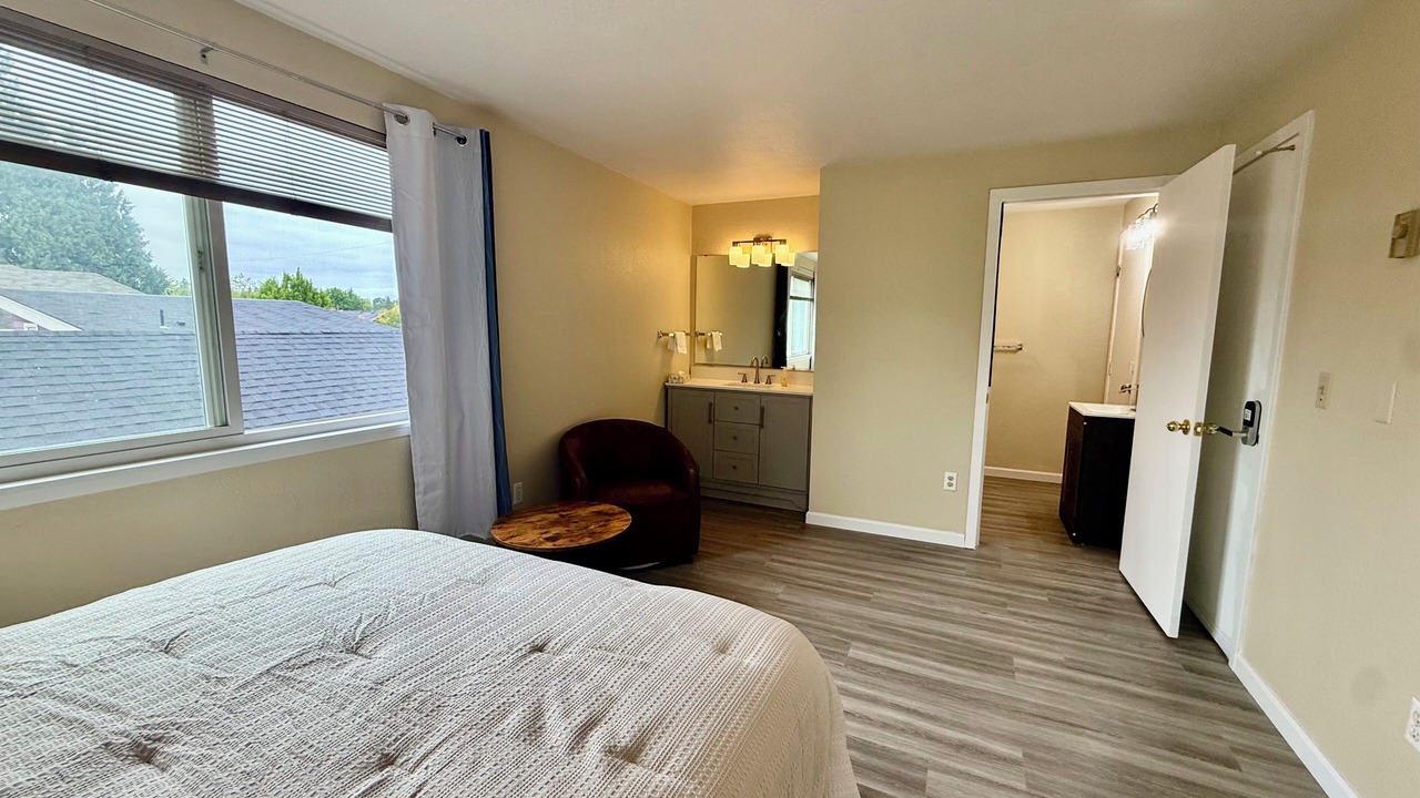 Photo of Bedroom in University District