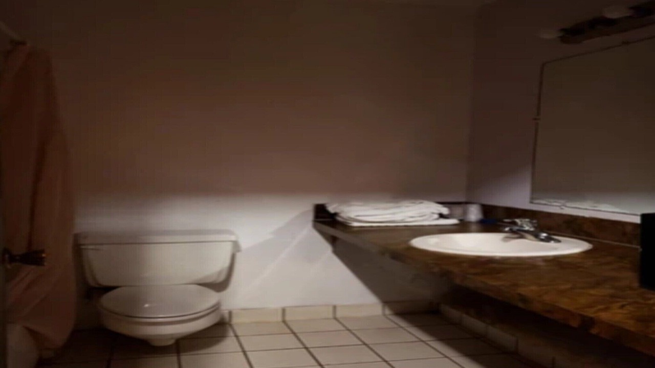 Photo of Bathroom in Powellhurst-Gilbert
