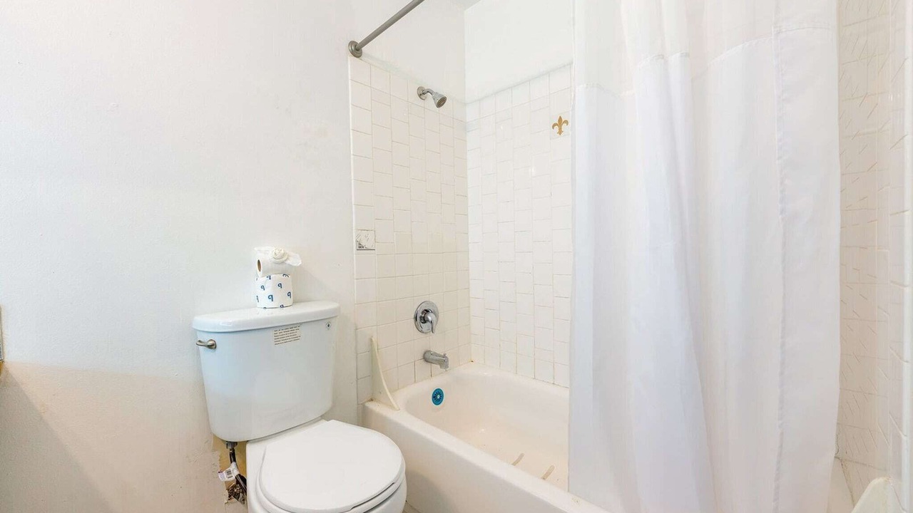 Photo of Bathroom in Powellhurst-Gilbert