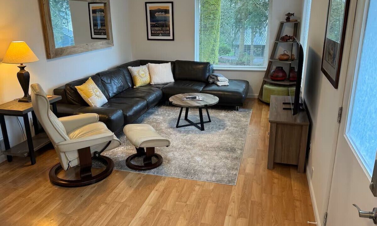 Photo of Livingroom in Rollingbay