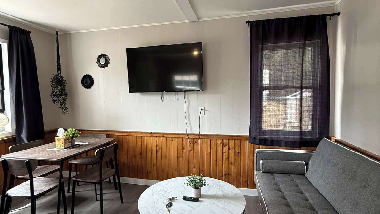 Photo of Livingroom in Loon Lake