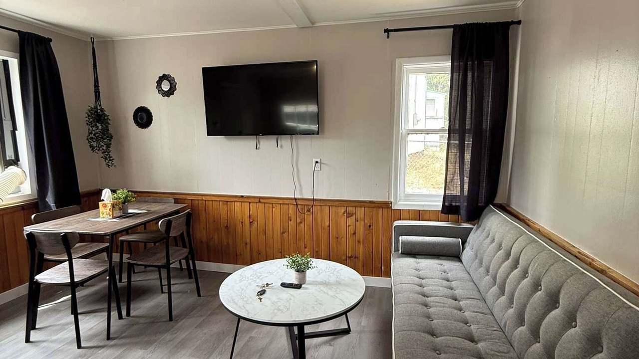 Photo of Livingroom in Loon Lake