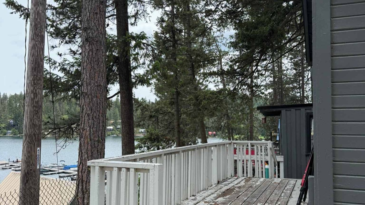 Photo of Patio Balcony in Loon Lake