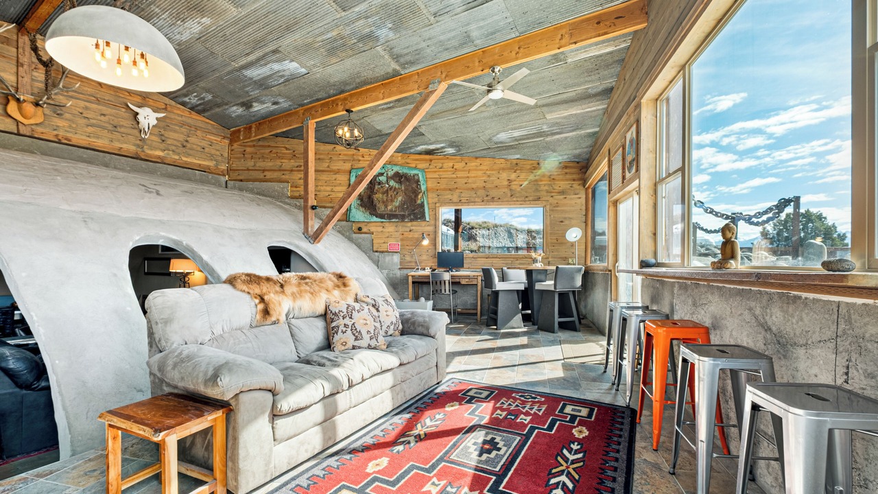 Photo of Livingroom in Emigrant
