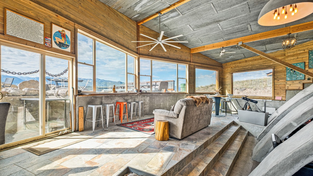 Photo of Livingroom in Emigrant