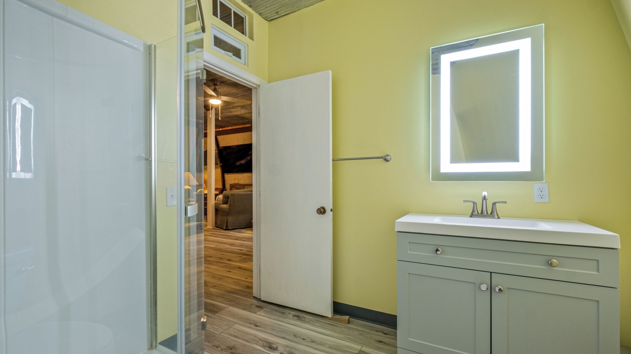 Photo of Bathroom in Emigrant