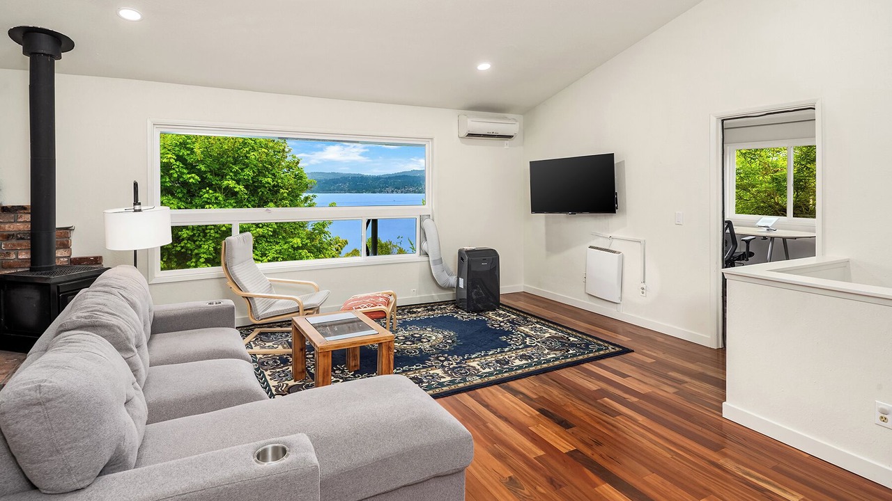 Photo of Livingroom in Rainier Valley