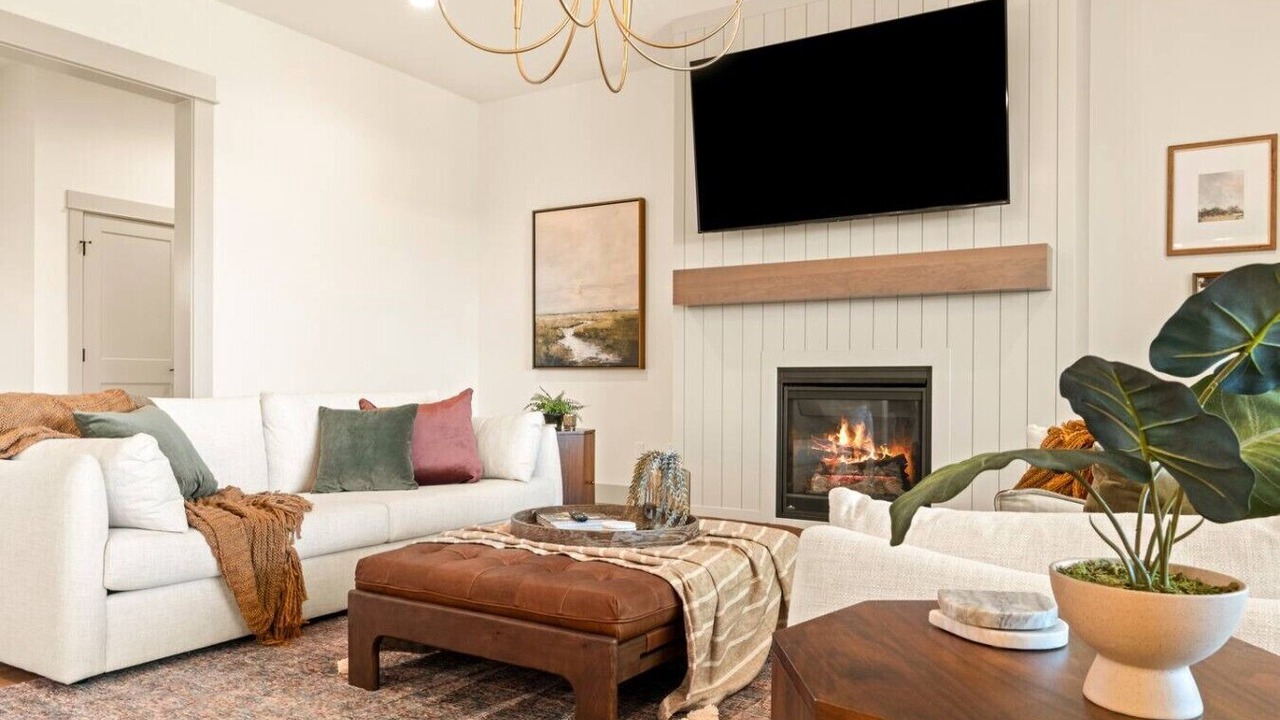 Photo of Livingroom in Tri-Cities
