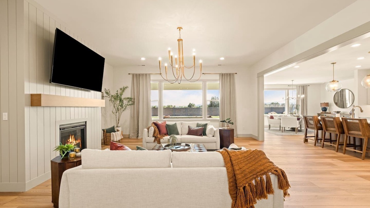 Photo of Livingroom in Tri-Cities
