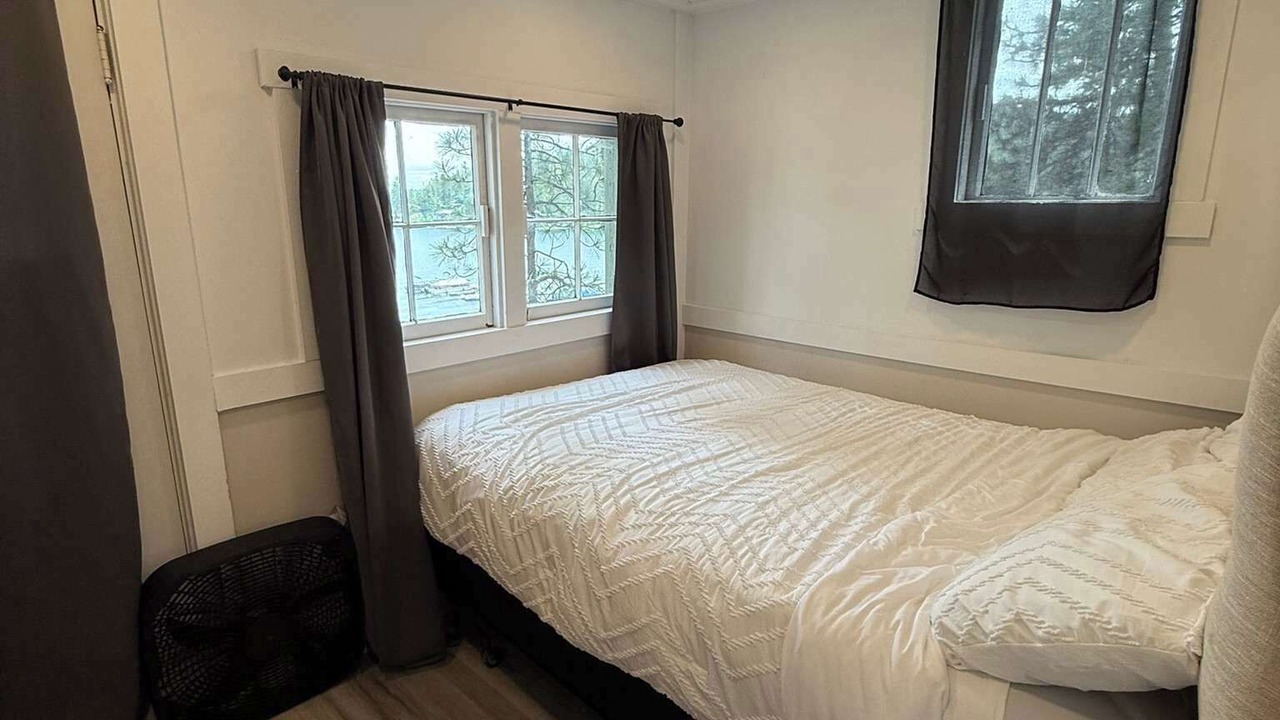 Photo of Bedroom in Loon Lake