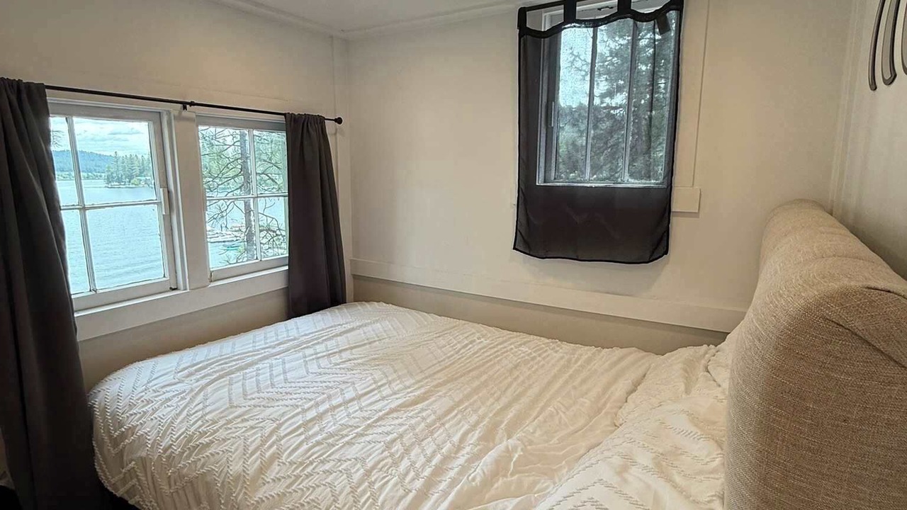 Photo of Bedroom in Loon Lake