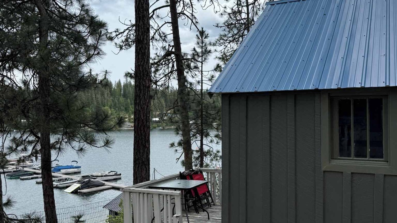 Photo of Patio Balcony in Loon Lake