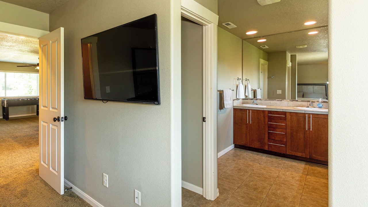 Photo of Bathroom in Starcrest