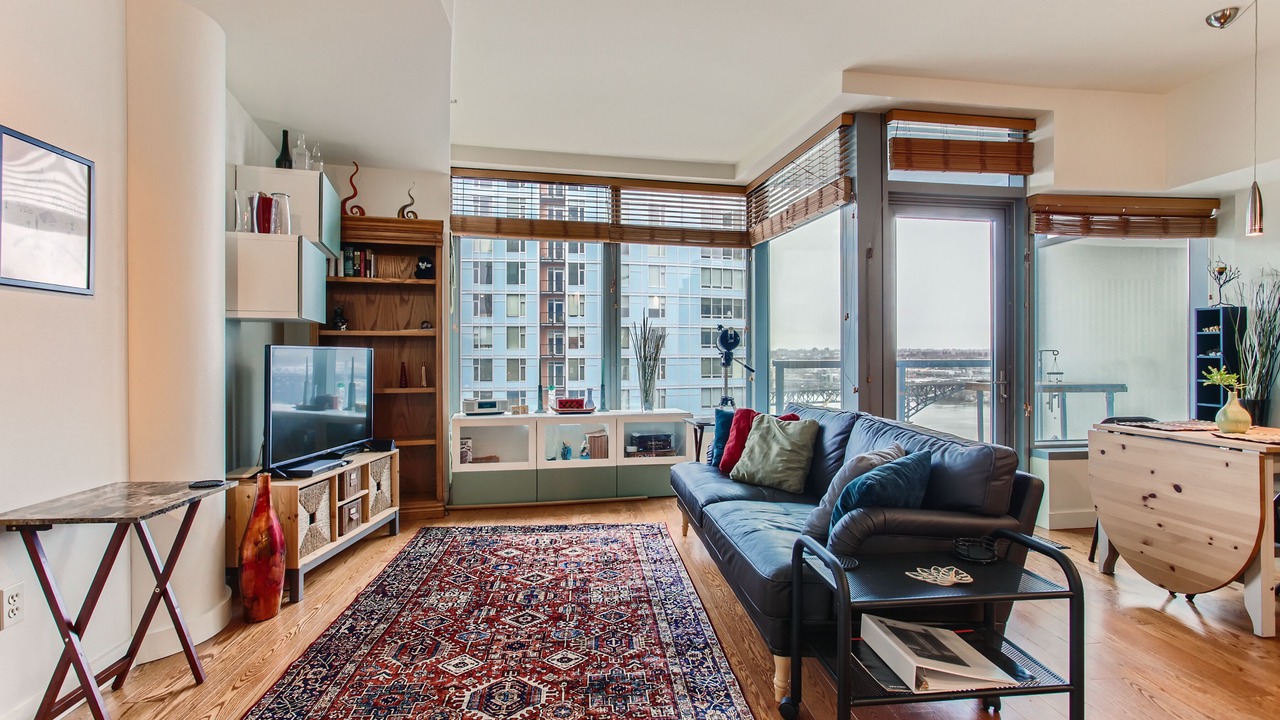 Photo of Livingroom in Corbett - Terwilliger - Lair Hill