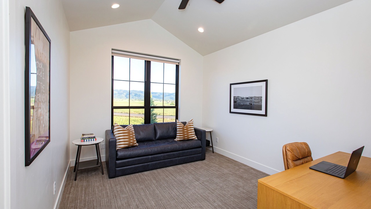 Photo of Livingroom in Victor