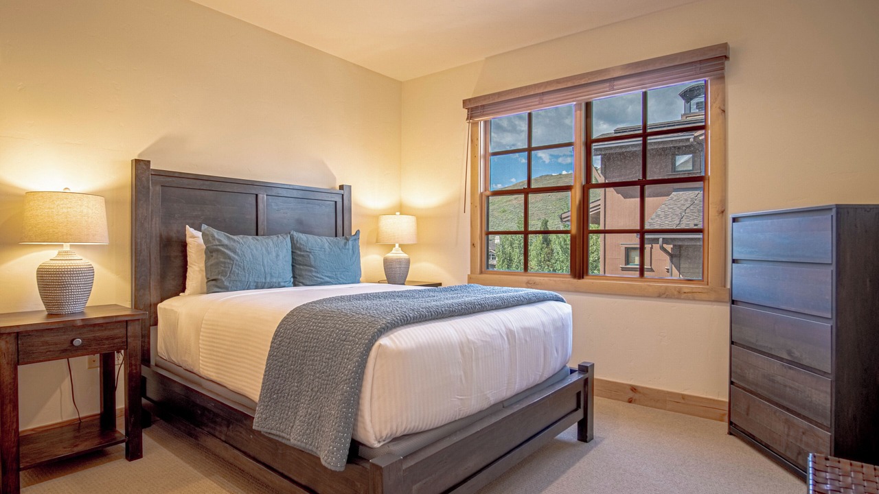 Photo of Bedroom in Elkhorn Village