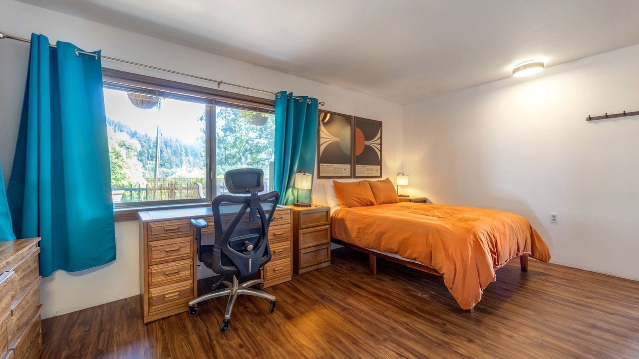 Photo of Bedroom in Underwood