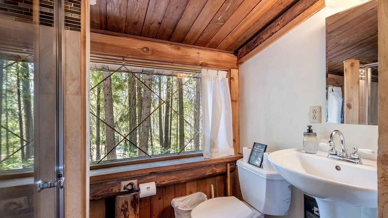 Photo of Bathroom in Ardenvoir