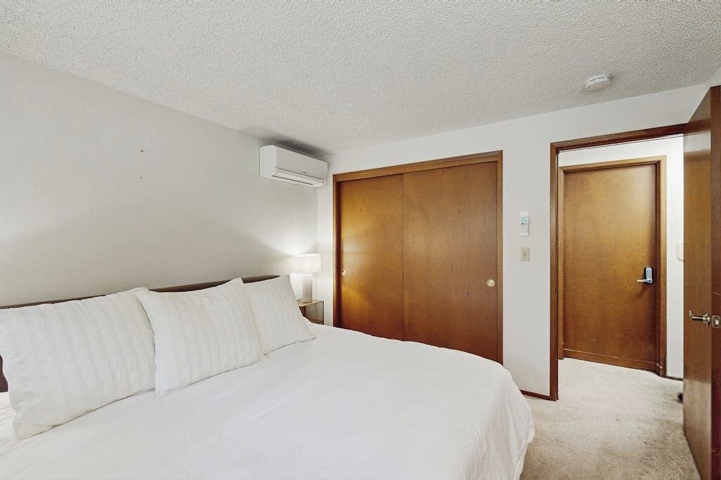 Photo of Bedroom in Clinton
