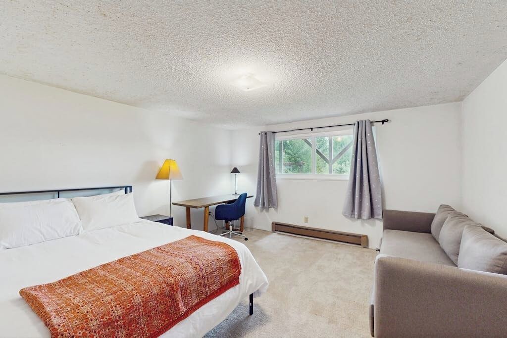 Photo of Bedroom in Clinton