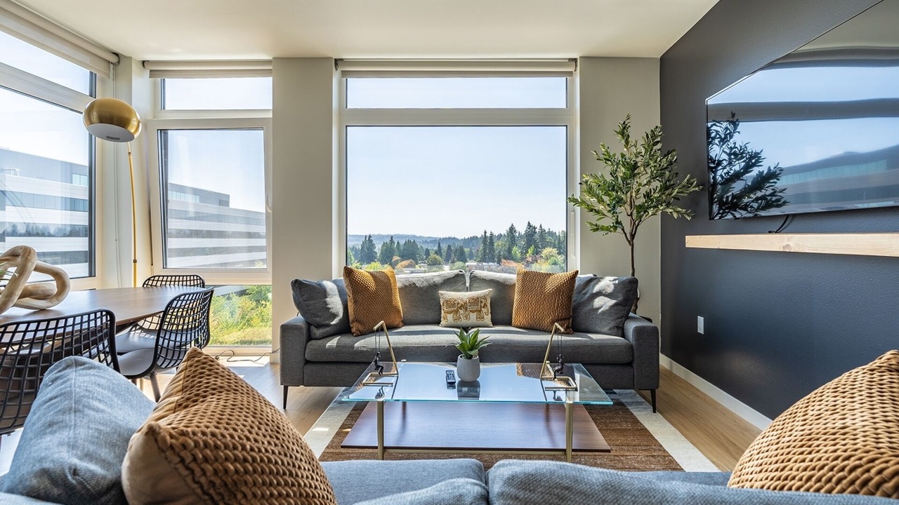 Photo of Livingroom in West Bellevue