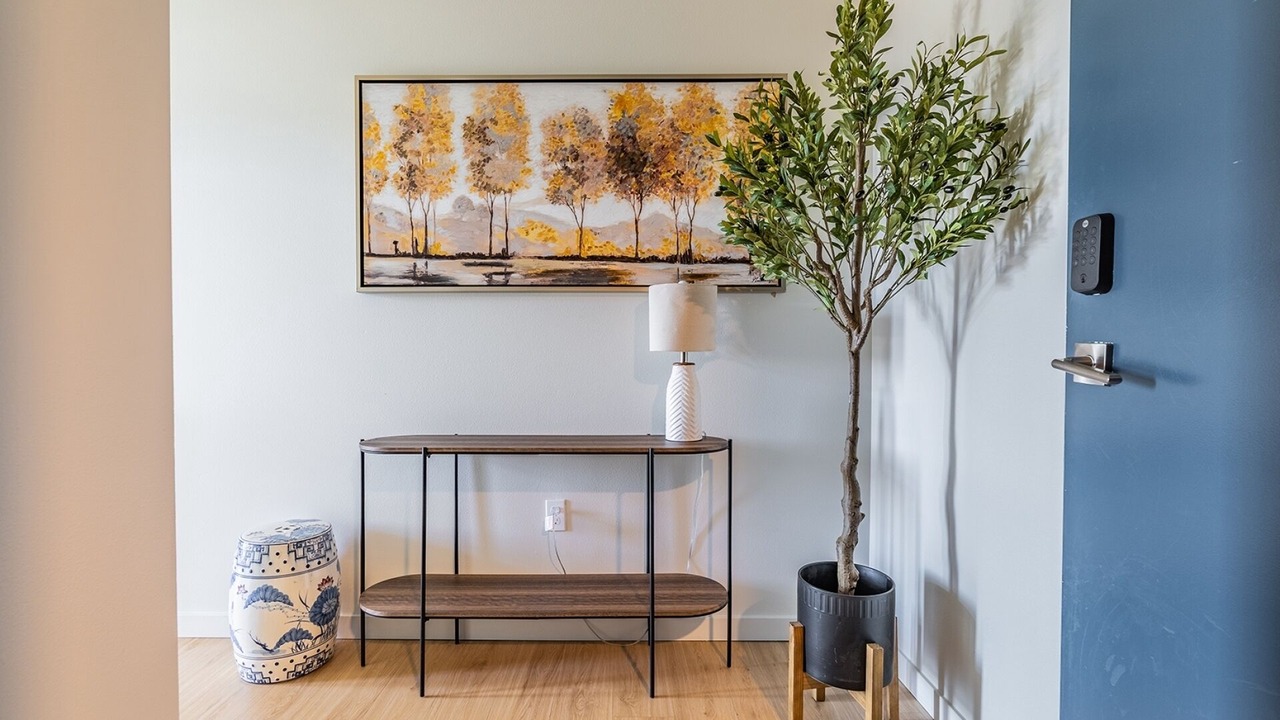 Photo of Livingroom in West Bellevue