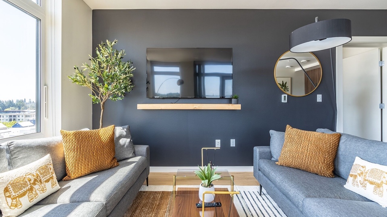 Photo of Livingroom in West Bellevue
