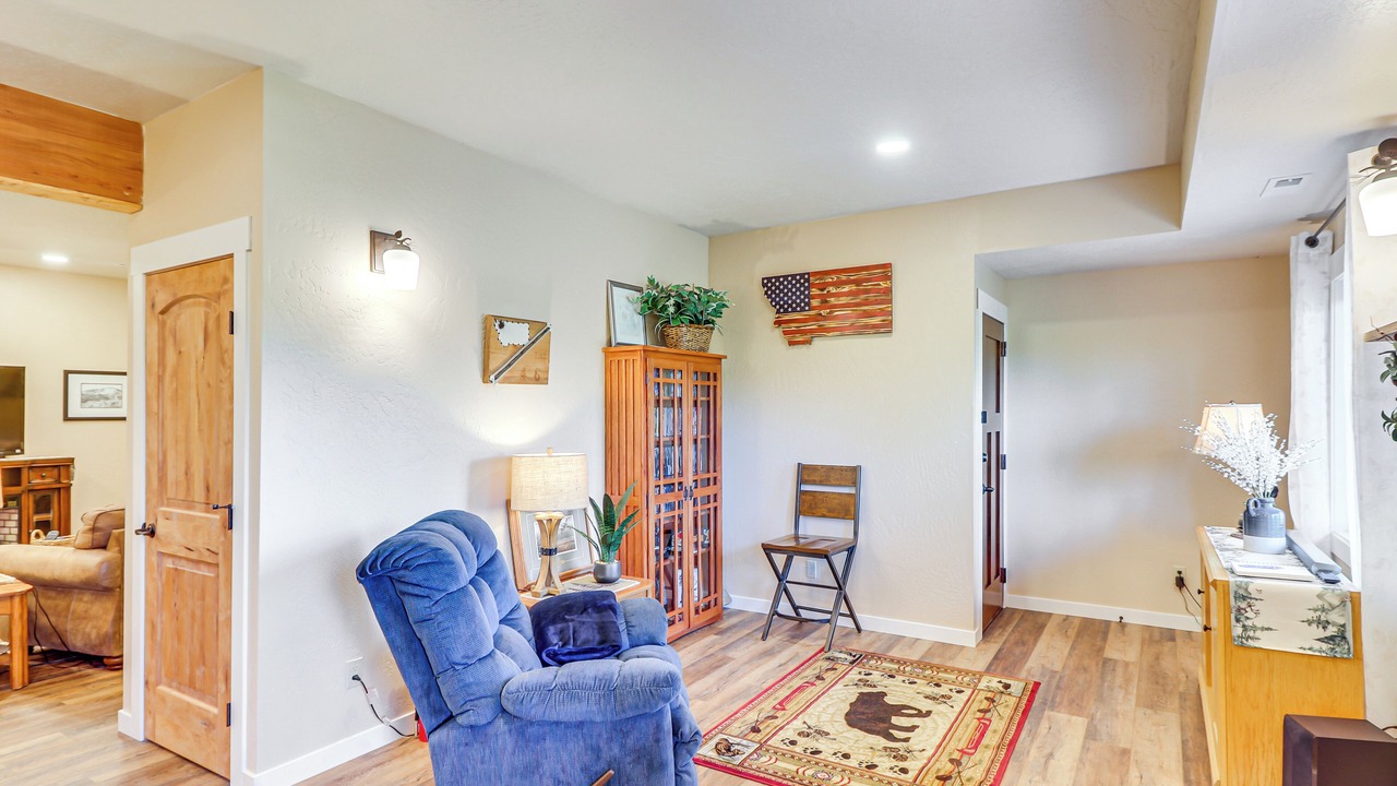 Photo of Livingroom in Eureka
