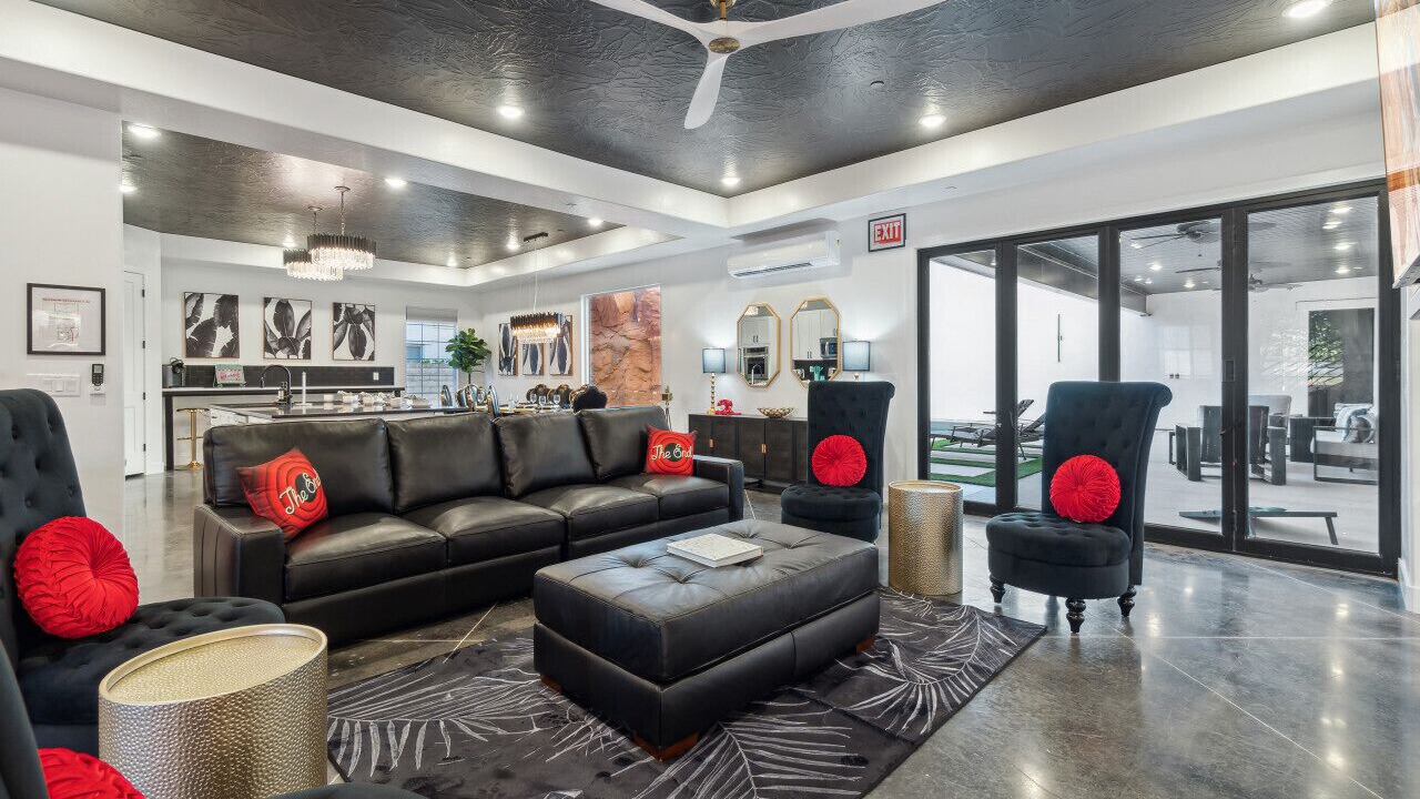 Photo of Livingroom in Hurricane