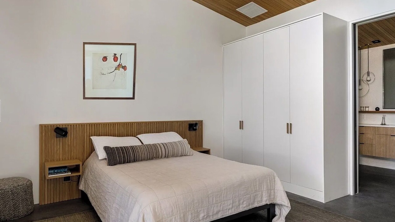 Photo of Bedroom in Coupeville