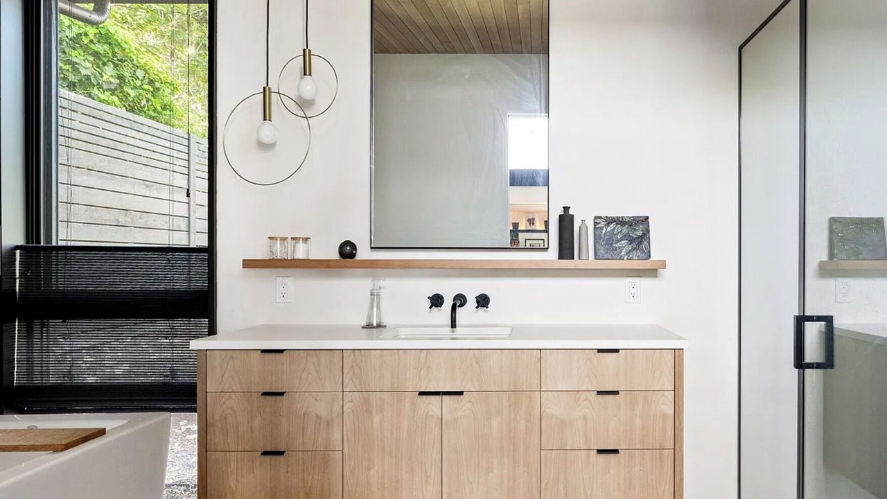 Photo of Bathroom in Coupeville