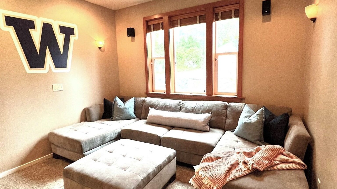 Photo of Livingroom in Big Lake