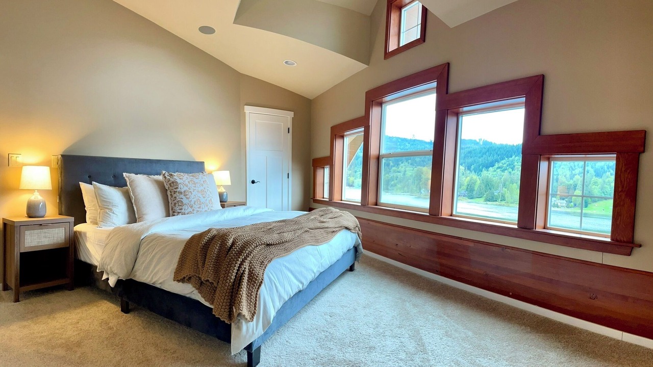 Photo of Bedroom in Big Lake