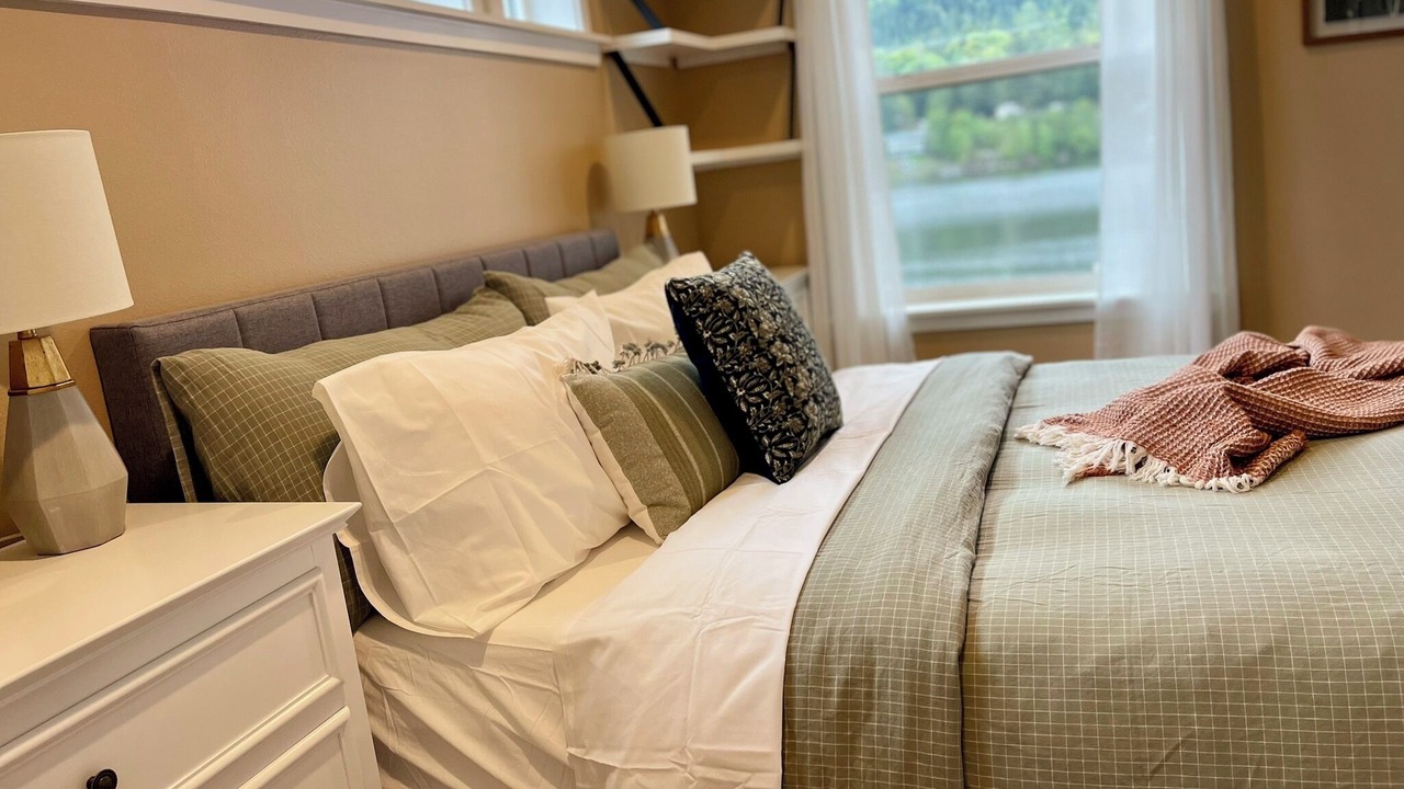 Photo of Bedroom in Big Lake