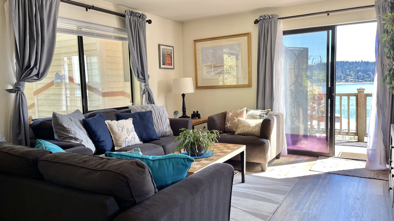 Photo of Livingroom in Bremerton