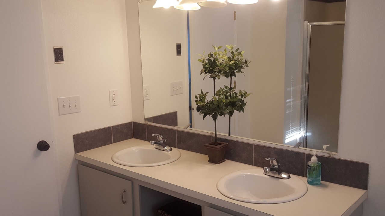 Photo of Bathroom in Elk